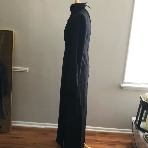 Rare Designer Lloyd Klein long black-crêpe gown. - Picture 9 of 10